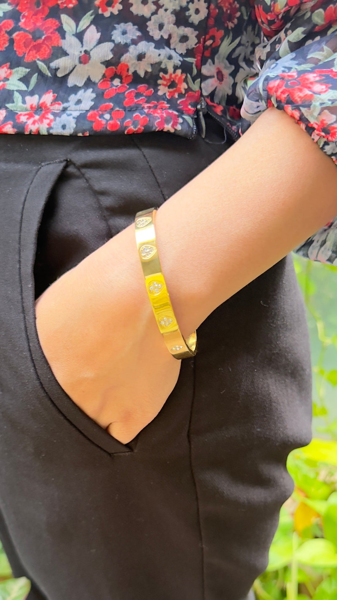 Embellished Sparkling Stone Kada