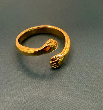 Statement Hug Ring