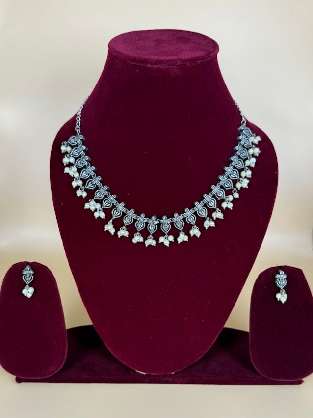 Noorika Pearl Oxidized Choker Set