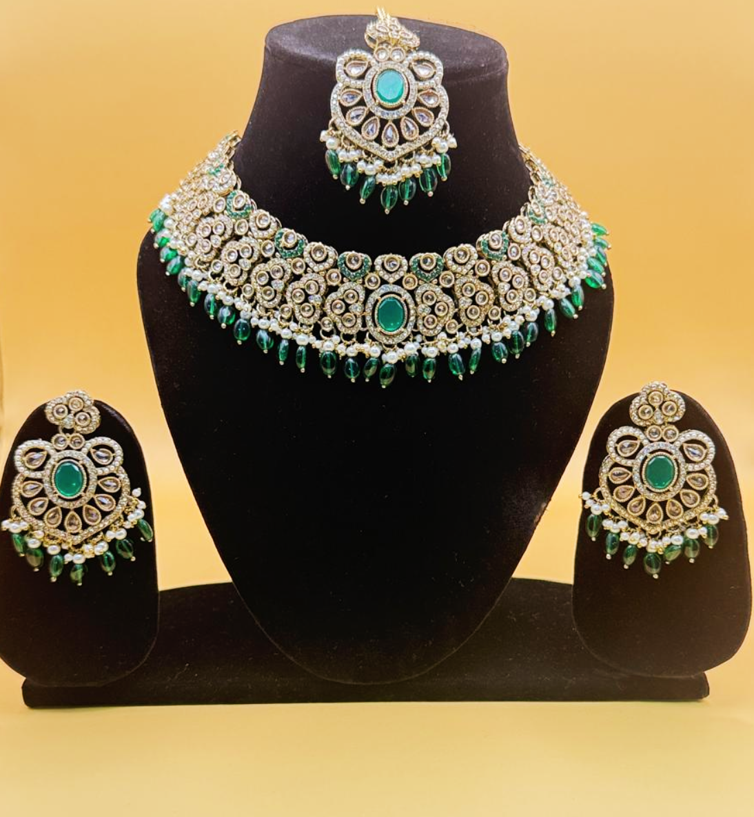 Amaira Bridal Reverse ad Moissanite Set