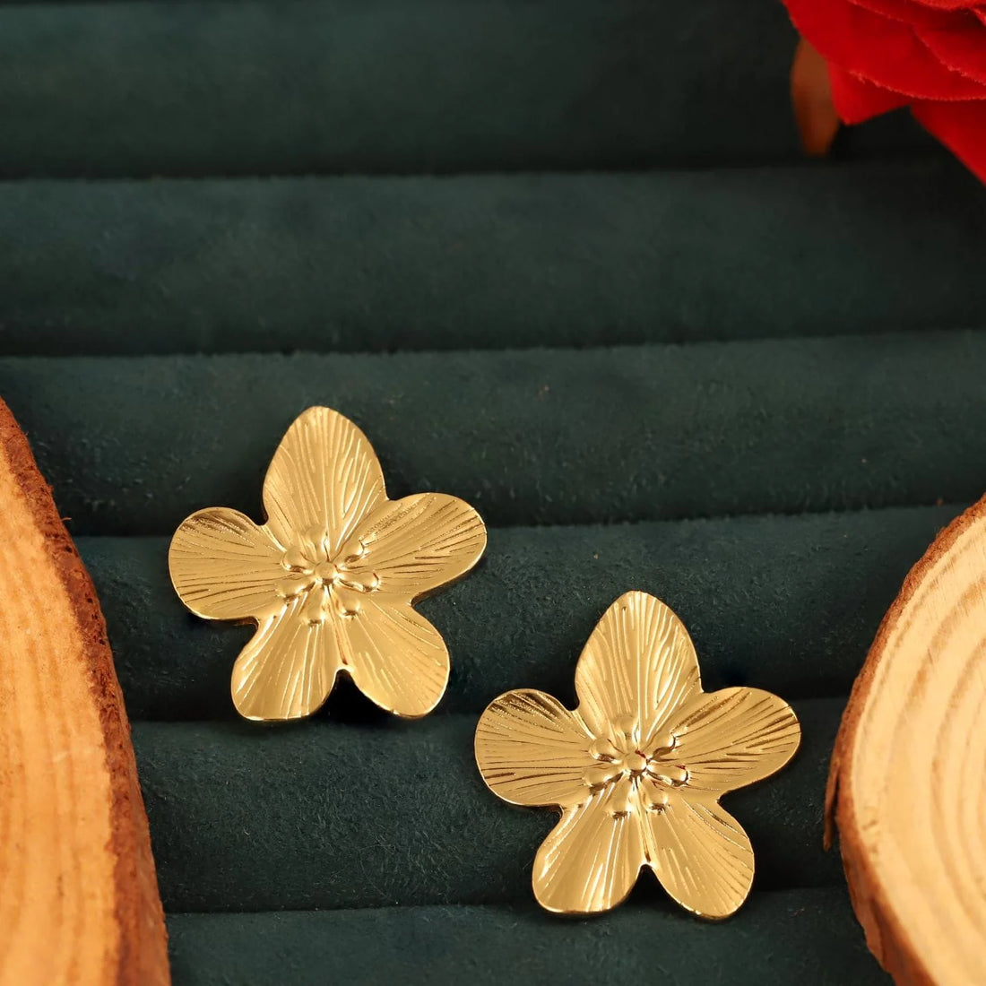 Golden Flower Earring + Golden Ocean Breeze Necklace